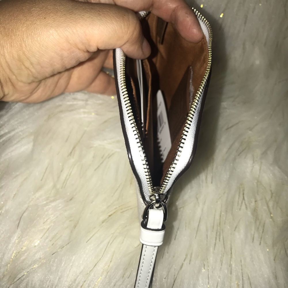 Coach x Marvel Signature Canvas Patch Coin Pouch - Picture 3 of 4